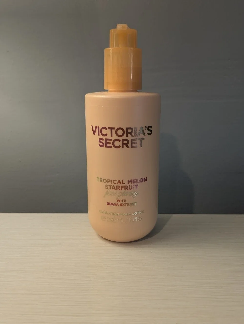 Victoria's Secret Tropical Melon & Starfruit Feel Glowy Lotion